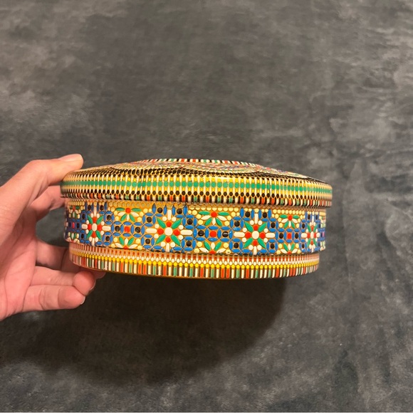 Floral persian Decorative cookie container - Picture 4 of 8